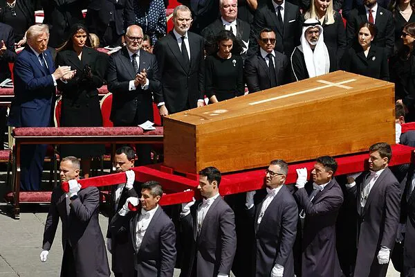 ADIOS AL PAPA FRANCISCO LABOULAYE Y LA REGIÓN REZÓ POR ÉL