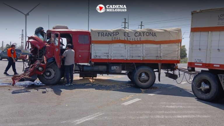 Accidente en Ruta 7 y 10: Choque Entre Dos Camiones Deja un Conductor Hospitalizado