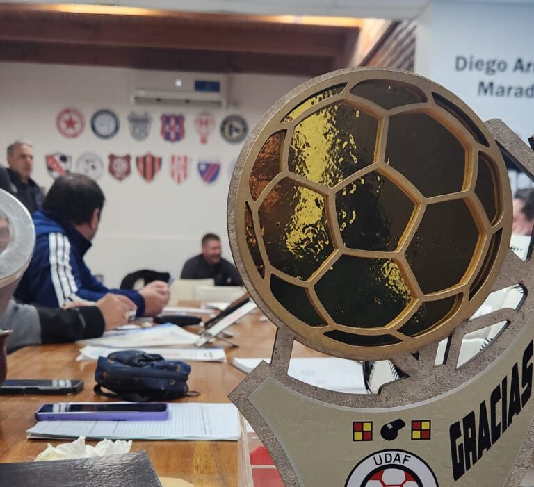 Cadena Melodías presentó un sistema revolucionario de entradas digitales para ver fútbol desde casa.