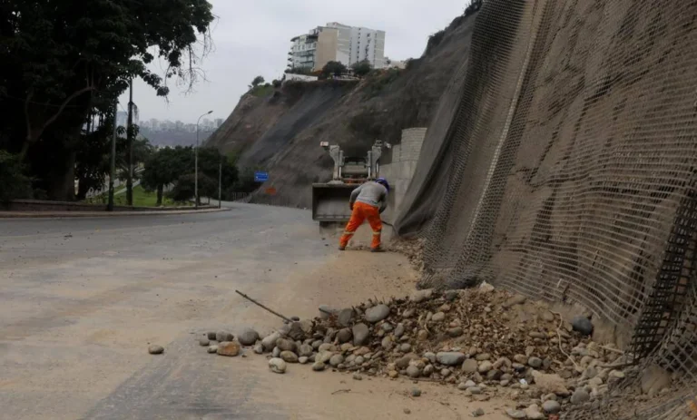 Perú: un sismo de magnitud 6,1 en Lima deja al menos un muerto y cinco heridos.