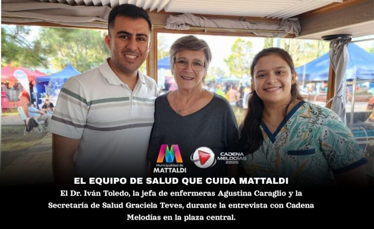 LA GRAN CADENA MELODÍAS llegó con su estudio móvil a la plaza central de Mattaldi para conversar con los responsables de la salud local